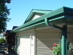 Green seamless rain gutter system